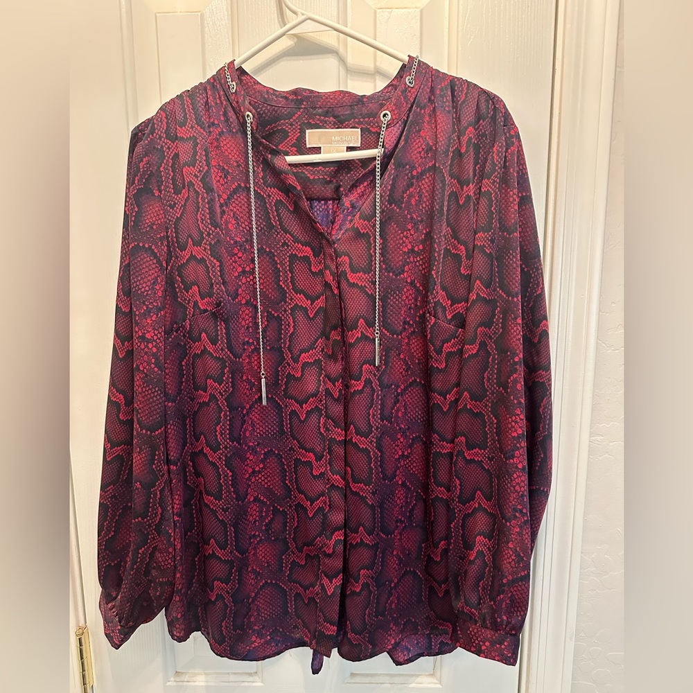 Michael Kors women’s size 1x snake skin top